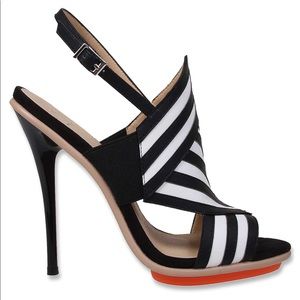 GX by Gwen Stefani Beautiful Abbot Sandals
